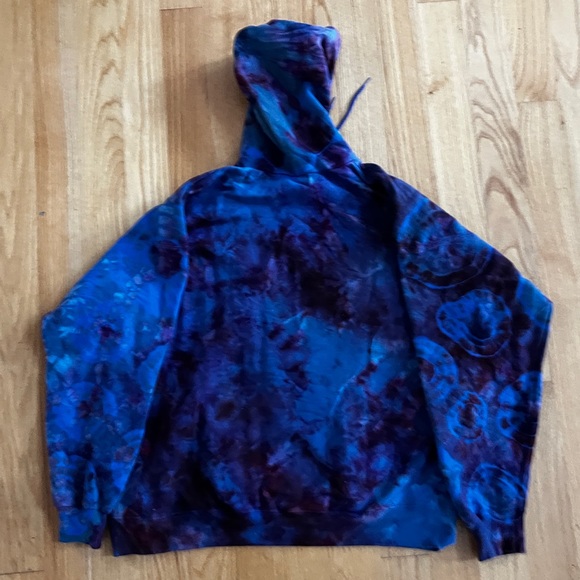 Custom tie dye on XL Hanes heavyweight hooded sweatshirt - Picture 4 of 4